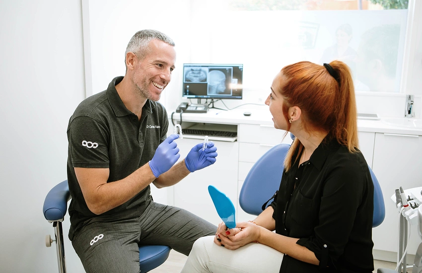 Com comunicar la teva marca personal a la clínica dental per destacar davant de la competència